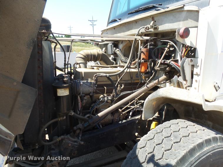 image for item J5442 1989 Freightliner FLC11264T/ST crane truck