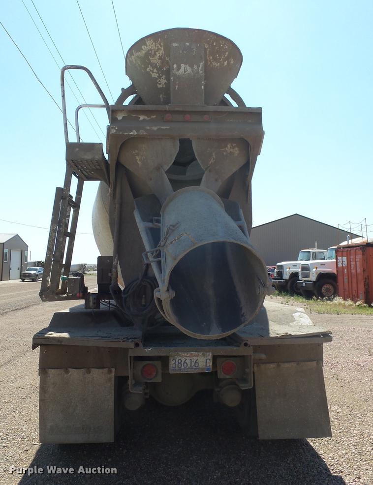 image for item J5443 1989 Ford LT8000 ready mix truck