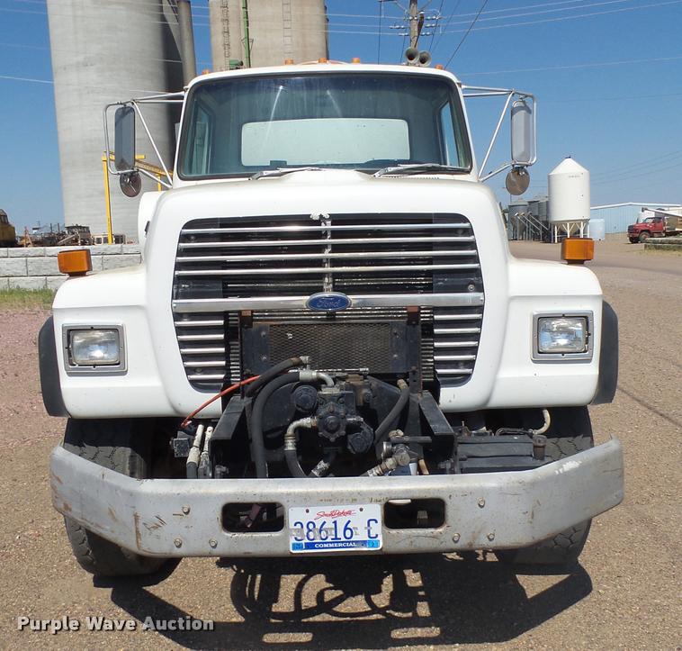 image for item J5443 1989 Ford LT8000 ready mix truck