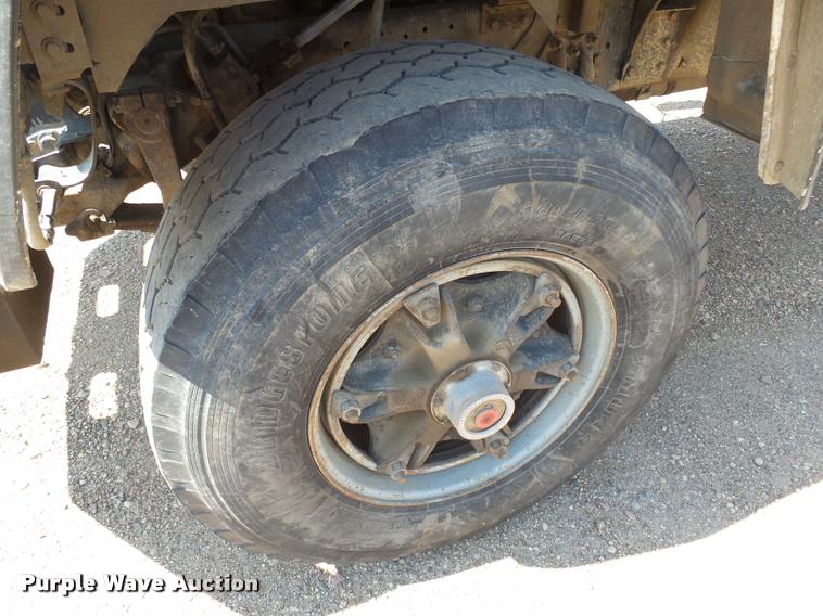 image for item J5443 1989 Ford LT8000 ready mix truck