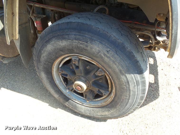 image for item J5443 1989 Ford LT8000 ready mix truck