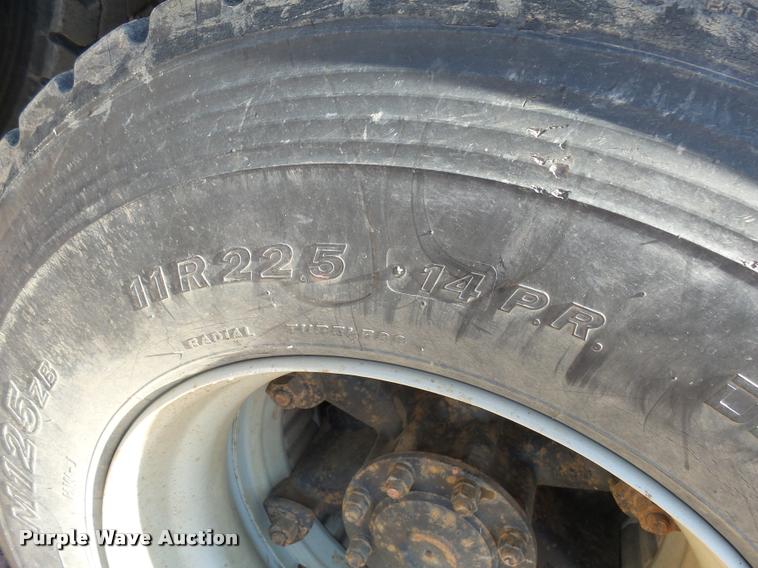 image for item J5443 1989 Ford LT8000 ready mix truck