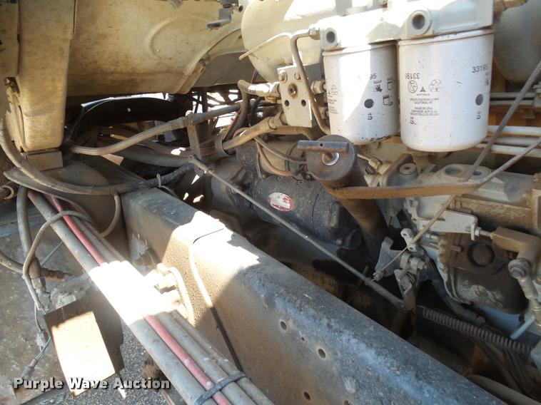 image for item J5443 1989 Ford LT8000 ready mix truck