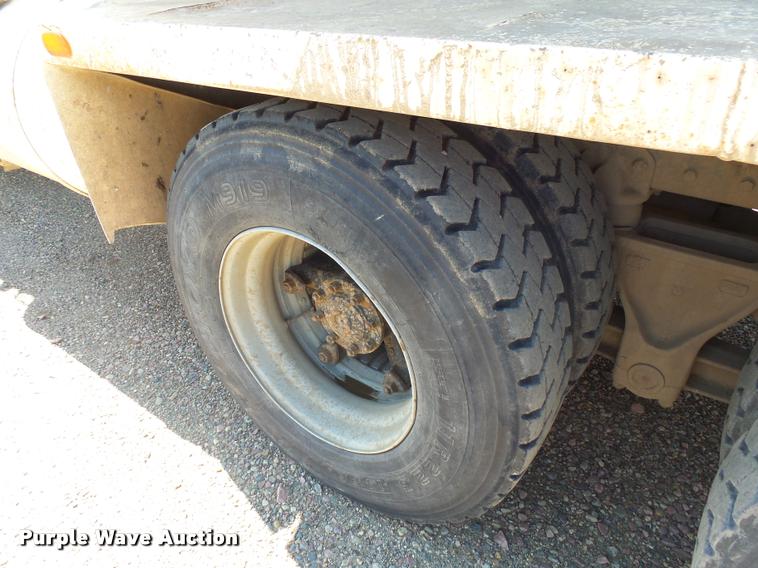 image for item J5443 1989 Ford LT8000 ready mix truck