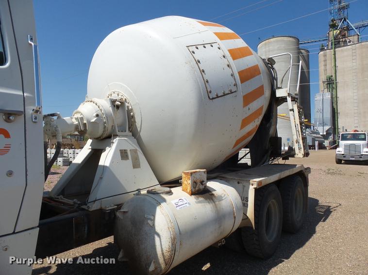 image for item J5443 1989 Ford LT8000 ready mix truck