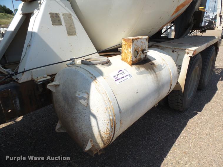 image for item J5443 1989 Ford LT8000 ready mix truck