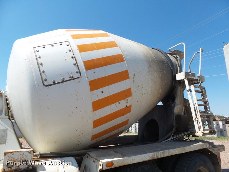 image for item J5443 1989 Ford LT8000 ready mix truck