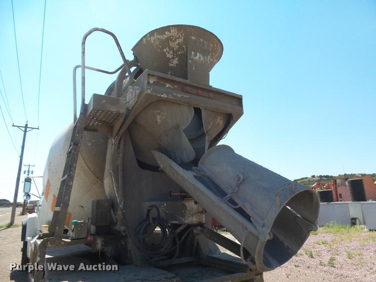 image for item J5443 1989 Ford LT8000 ready mix truck