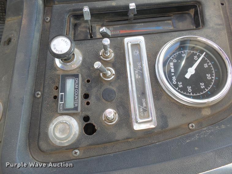 image for item J5443 1989 Ford LT8000 ready mix truck