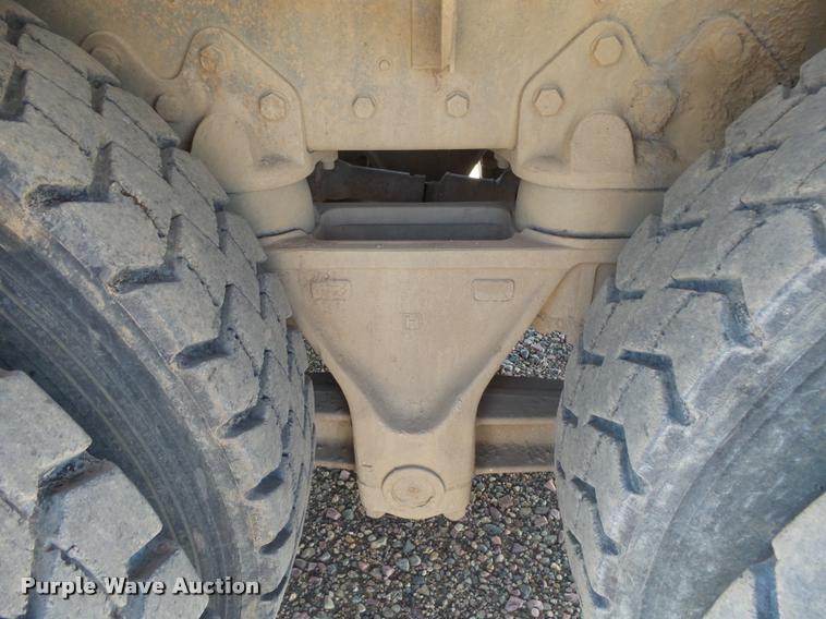 image for item J5443 1989 Ford LT8000 ready mix truck