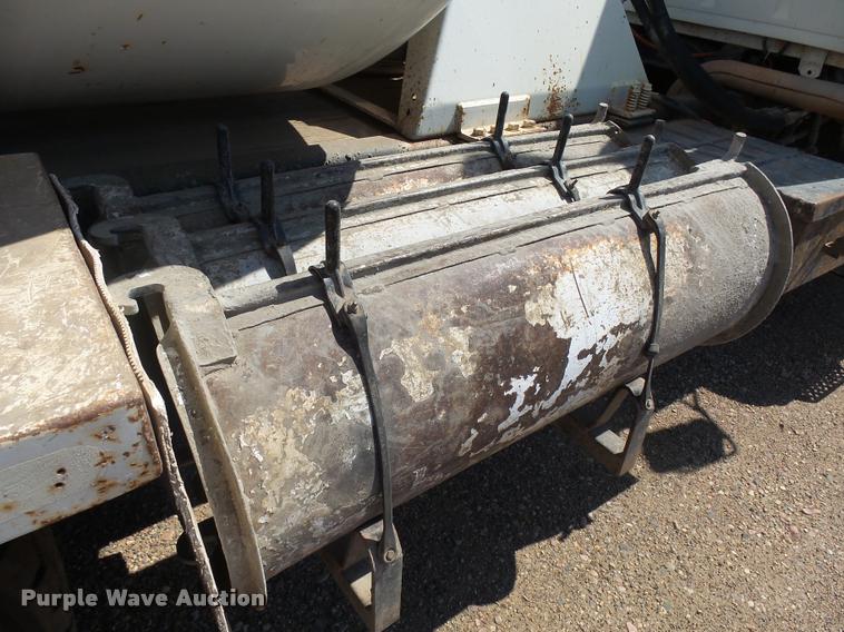 image for item J5443 1989 Ford LT8000 ready mix truck