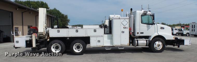 image for item K1780 2004 Volvo VHD rail road service truck with crane