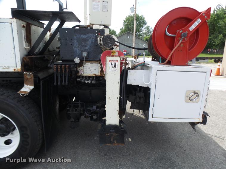 image for item K1780 2004 Volvo VHD rail road service truck with crane