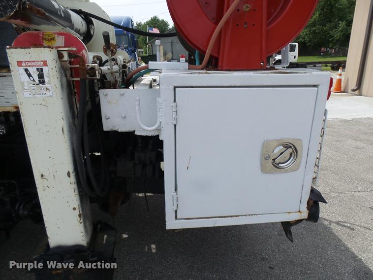 image for item K1780 2004 Volvo VHD rail road service truck with crane