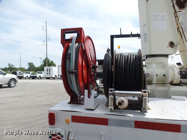 image for item K1780 2004 Volvo VHD rail road service truck with crane