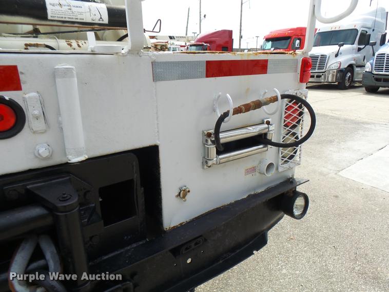 image for item K1780 2004 Volvo VHD rail road service truck with crane