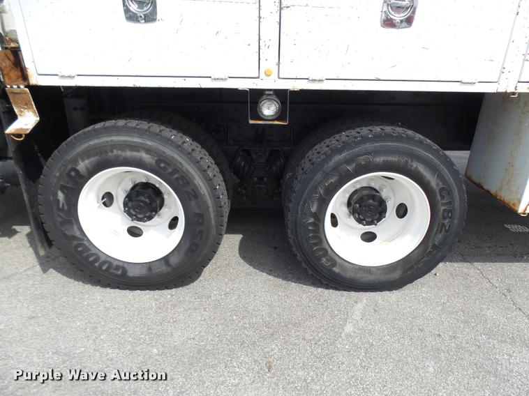 image for item K1780 2004 Volvo VHD rail road service truck with crane