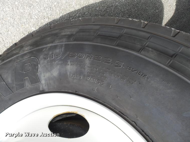 image for item K1780 2004 Volvo VHD rail road service truck with crane