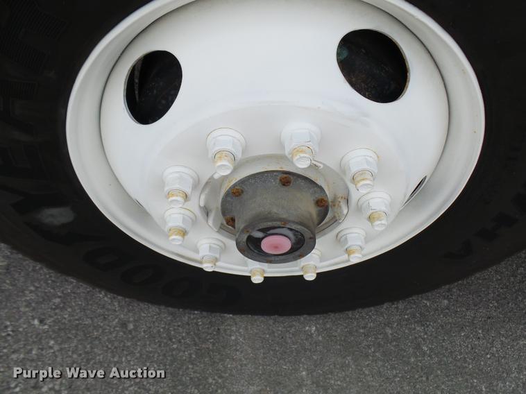 image for item K1780 2004 Volvo VHD rail road service truck with crane