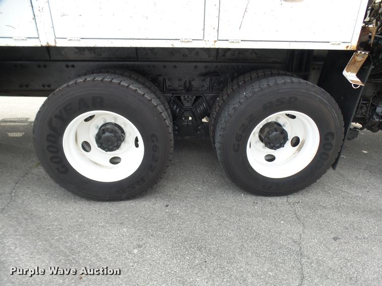 image for item K1780 2004 Volvo VHD rail road service truck with crane