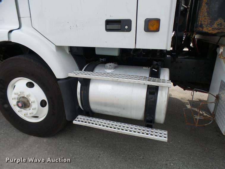 image for item K1780 2004 Volvo VHD rail road service truck with crane