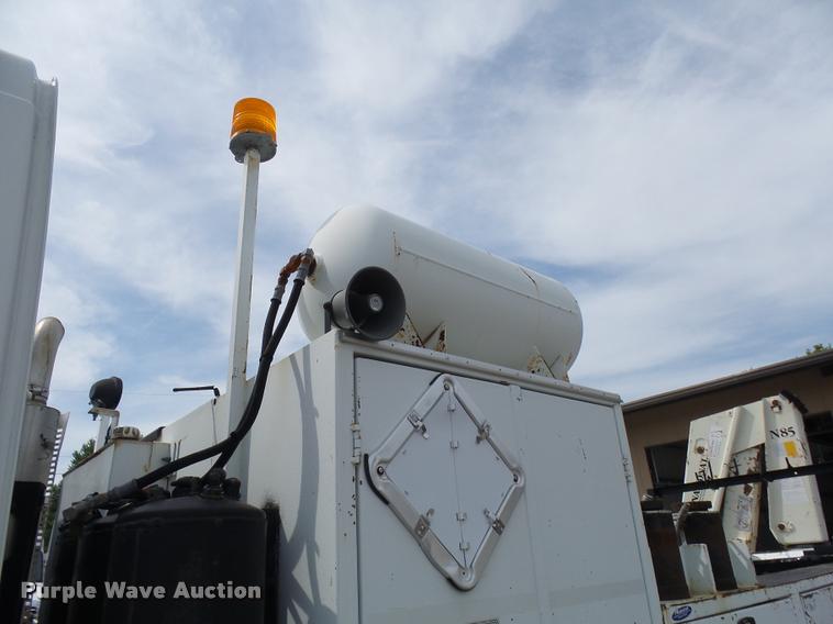 image for item K1780 2004 Volvo VHD rail road service truck with crane