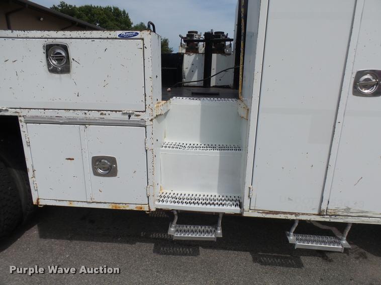 image for item K1780 2004 Volvo VHD rail road service truck with crane