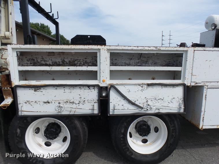 image for item K1780 2004 Volvo VHD rail road service truck with crane