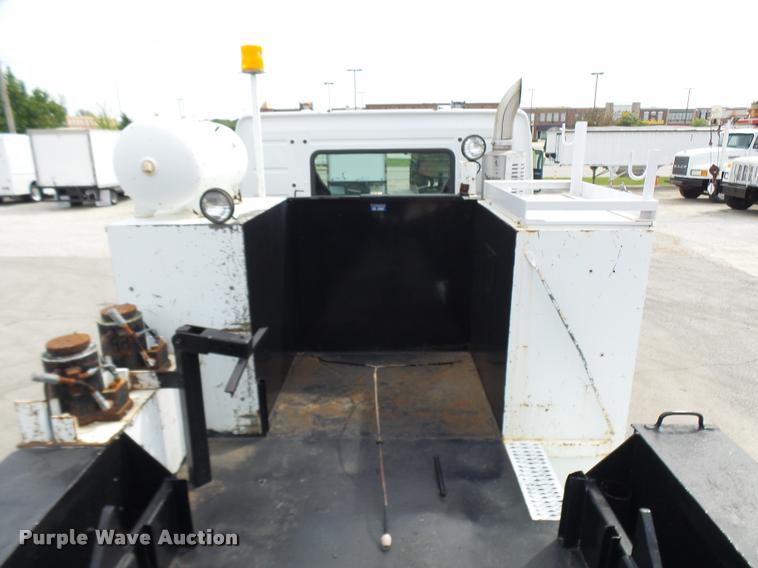 image for item K1780 2004 Volvo VHD rail road service truck with crane