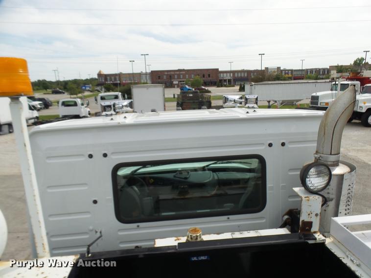 image for item K1780 2004 Volvo VHD rail road service truck with crane