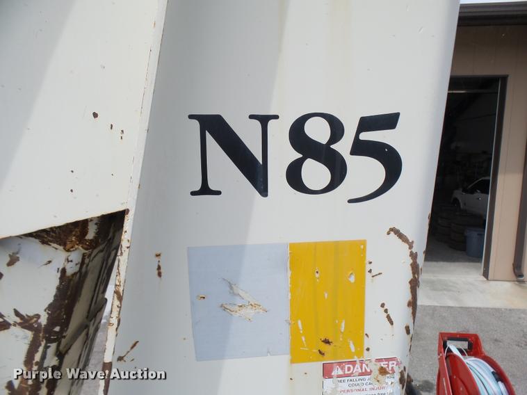 image for item K1780 2004 Volvo VHD rail road service truck with crane