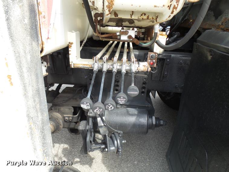 image for item K1780 2004 Volvo VHD rail road service truck with crane