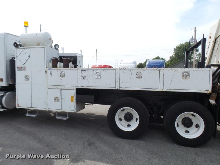 image for item K1780 2004 Volvo VHD rail road service truck with crane