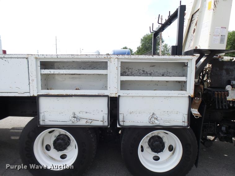 image for item K1780 2004 Volvo VHD rail road service truck with crane