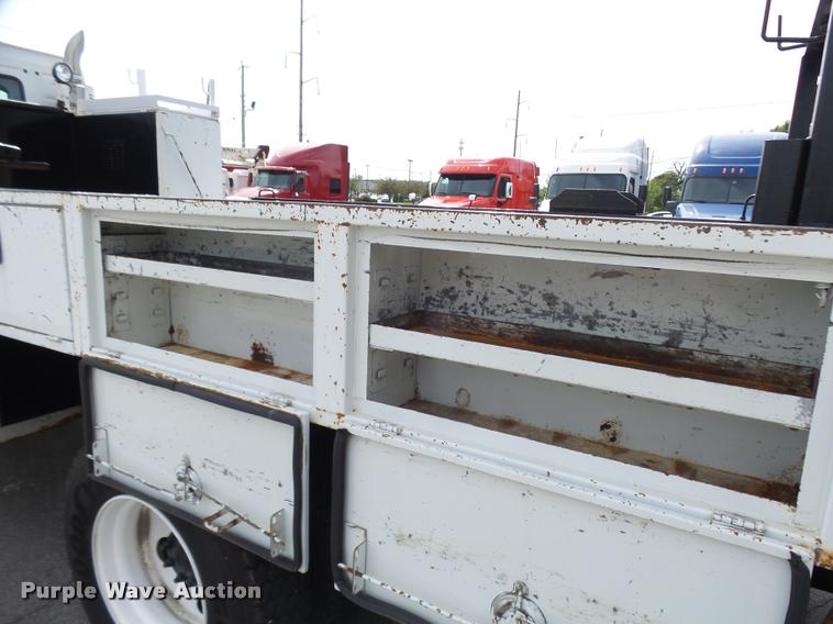 image for item K1780 2004 Volvo VHD rail road service truck with crane