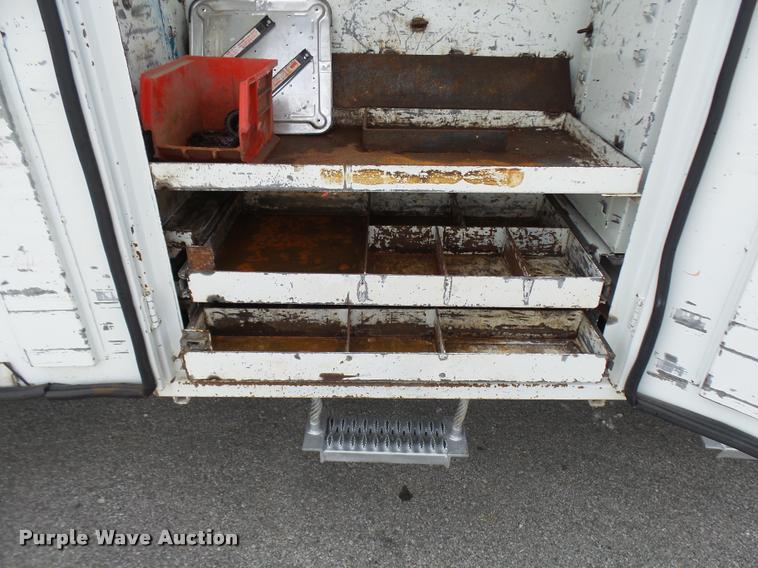 image for item K1780 2004 Volvo VHD rail road service truck with crane