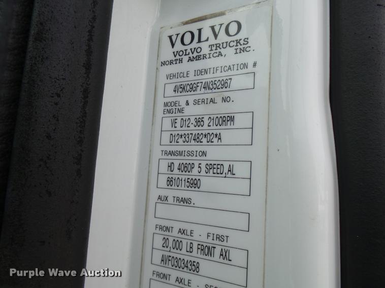 image for item K1780 2004 Volvo VHD rail road service truck with crane