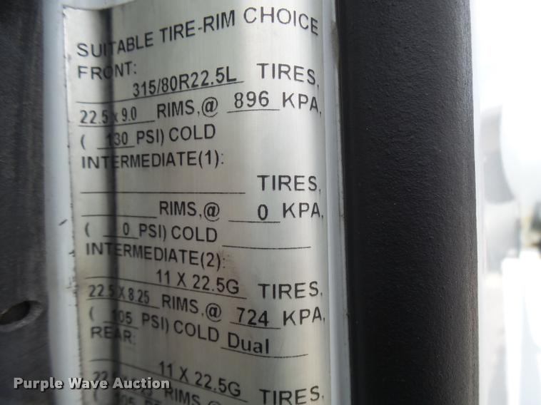 image for item K1780 2004 Volvo VHD rail road service truck with crane