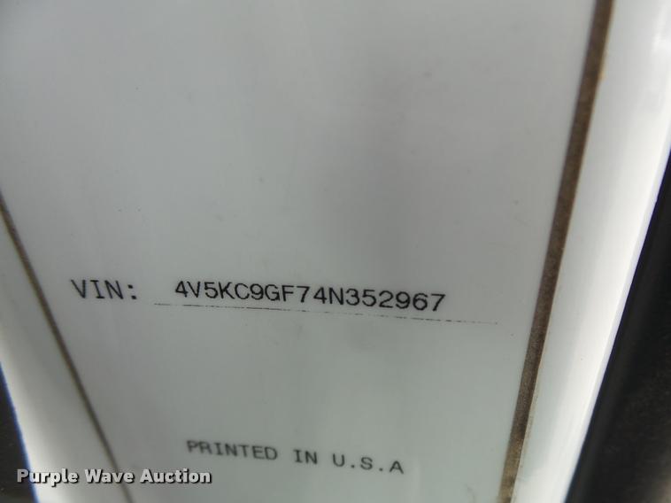 image for item K1780 2004 Volvo VHD rail road service truck with crane