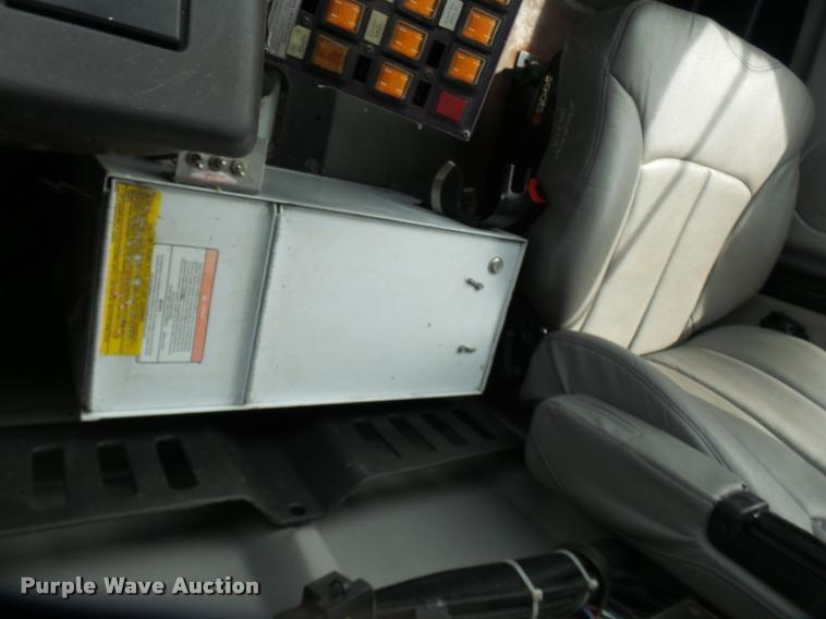 image for item K1780 2004 Volvo VHD rail road service truck with crane