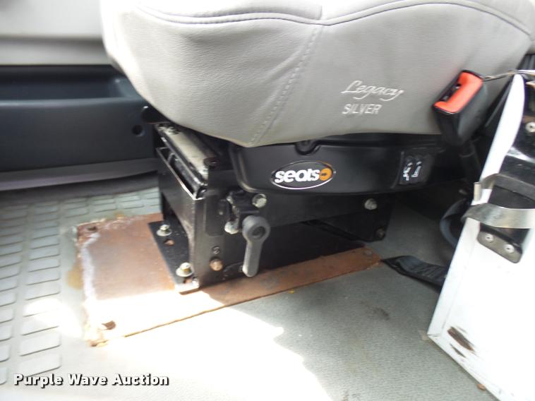 image for item K1780 2004 Volvo VHD rail road service truck with crane