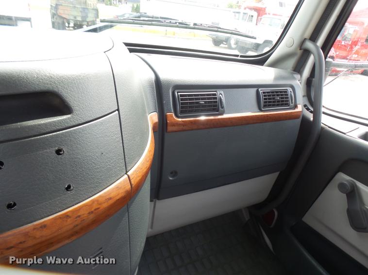 image for item K1780 2004 Volvo VHD rail road service truck with crane