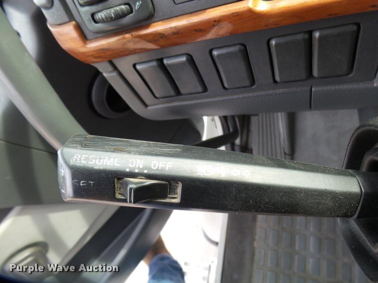 image for item K1780 2004 Volvo VHD rail road service truck with crane