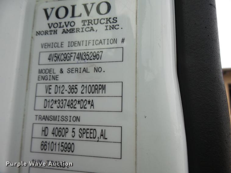 image for item K1780 2004 Volvo VHD rail road service truck with crane