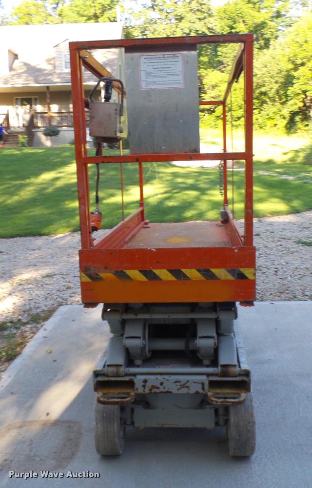 image for item K1782 Sky Jack SJIII 3220 scissor lift