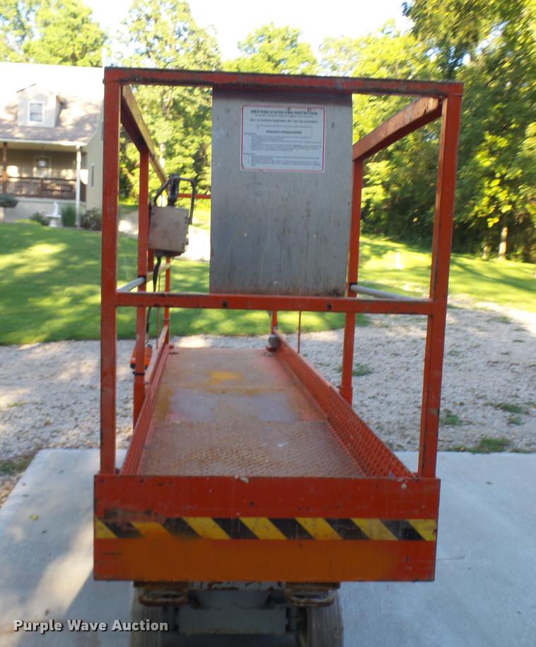 image for item K1782 Sky Jack SJIII 3220 scissor lift