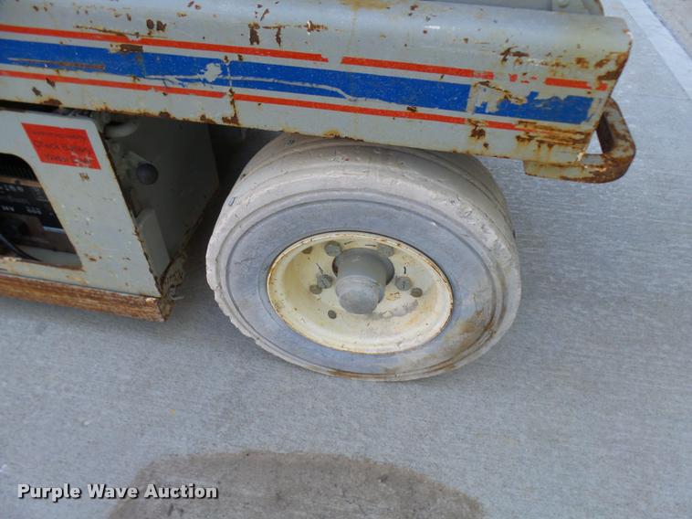 image for item K1782 Sky Jack SJIII 3220 scissor lift