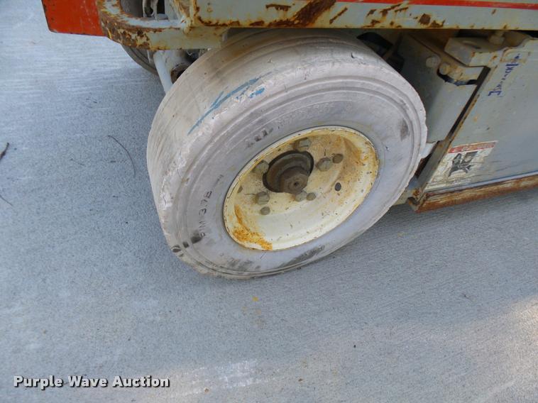 image for item K1782 Sky Jack SJIII 3220 scissor lift