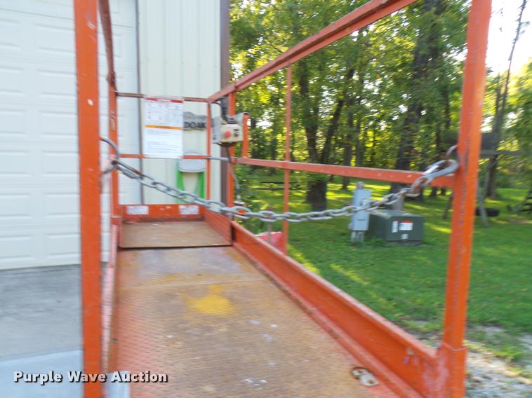 image for item K1782 Sky Jack SJIII 3220 scissor lift