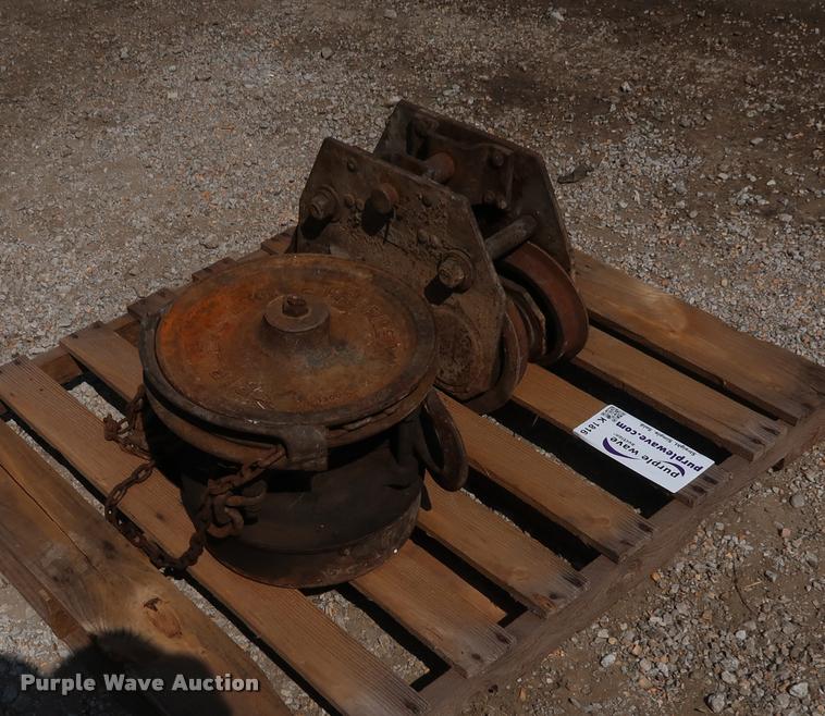 image for item K1816 Triplex two ton chain hoist